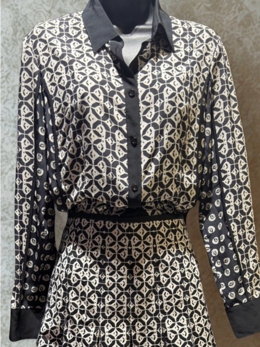 Escada Black & Cream Patterned Women’s 100% Silk Blouse (blouse only)